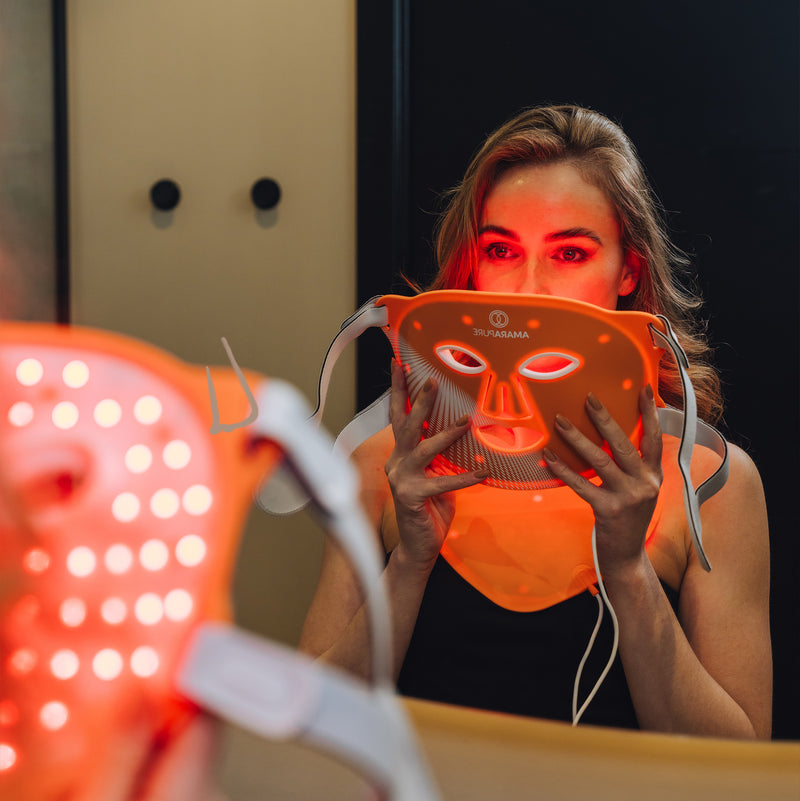 Coup de pouce beauté à la lumière rouge